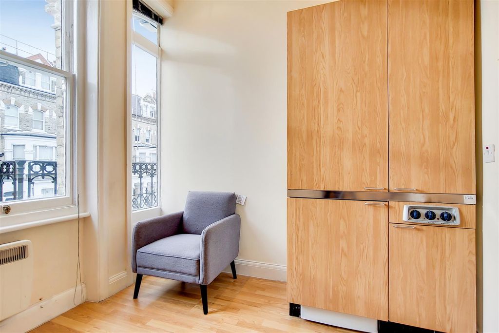 Property photo 3 of 7