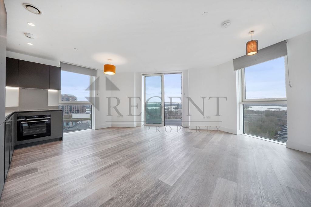 Property photo 1 of 20 Reception