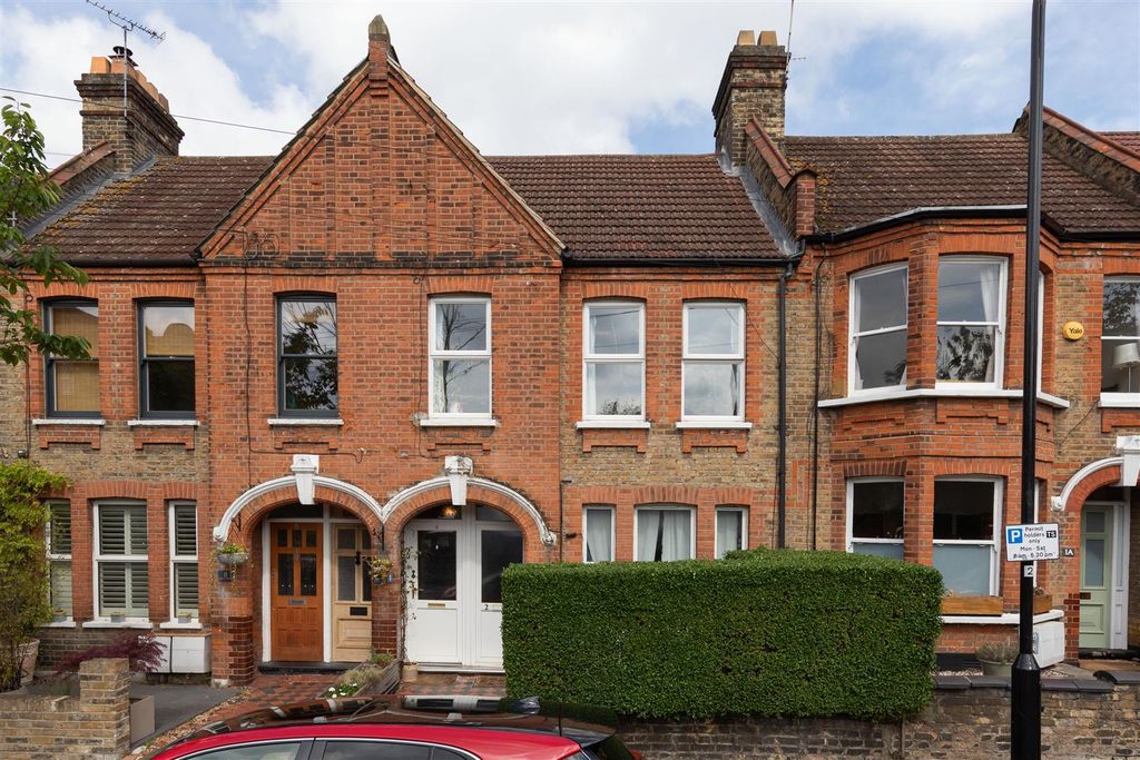 Property photo 1 of 33 Sybourn Street, E17