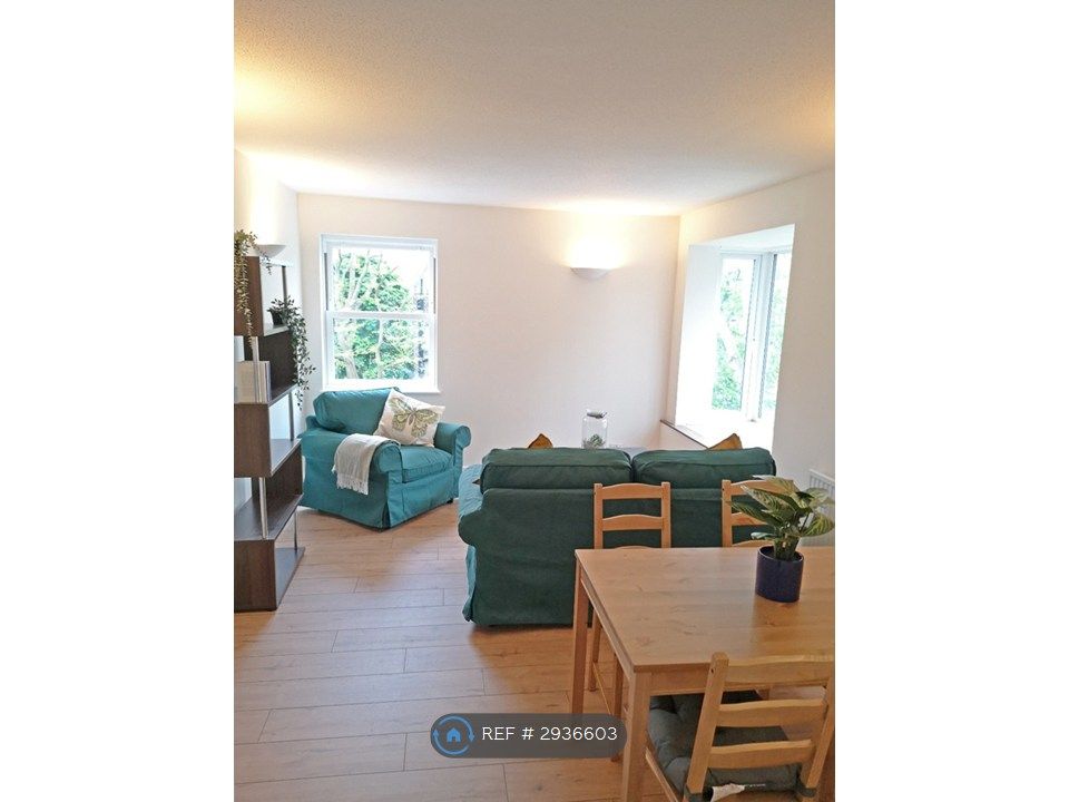 Property photo 1 of 15 Living Room