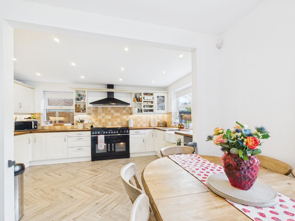 Property photo 2 of 35 4633494