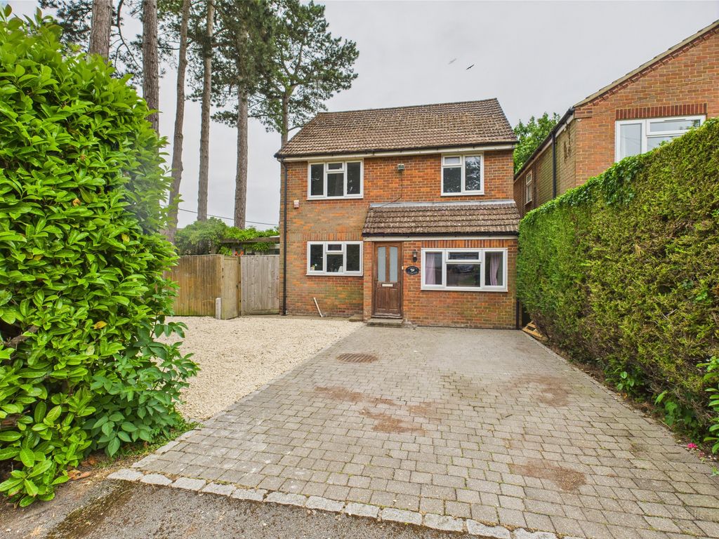 Property photo 1 of 18 Cam02119G0-Pr0405-Still016