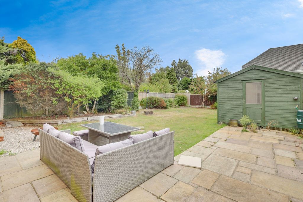 Property photo 3 of 27