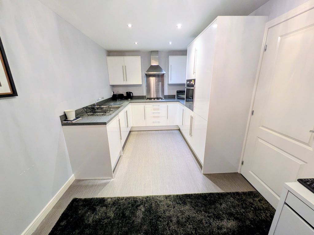 Property photo 3 of 25 1000037751