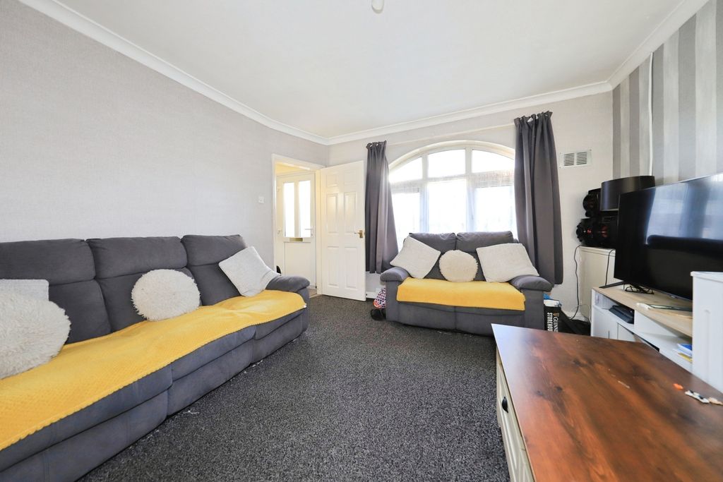 Property photo 3 of 16 Photo