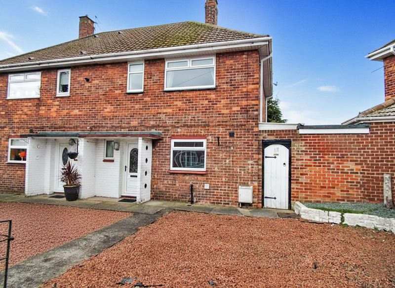 Property photo 1 of 7 Photo 4