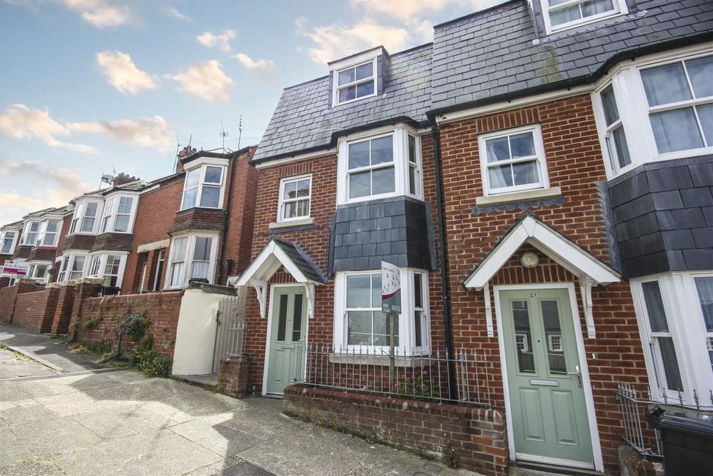 Property photo 2 of 16 E.Jpg