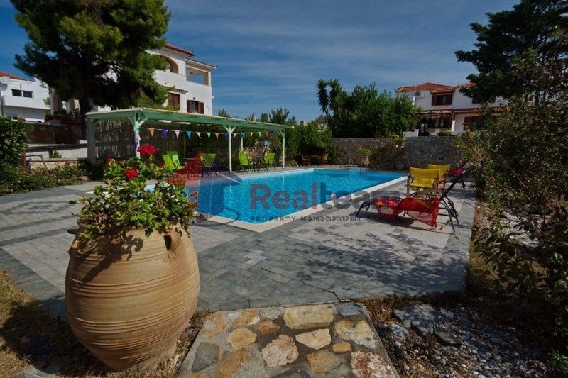 Property photo 1 of 25