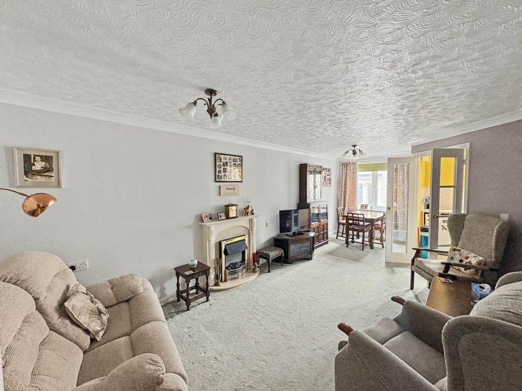 Property photo 3 of 18
