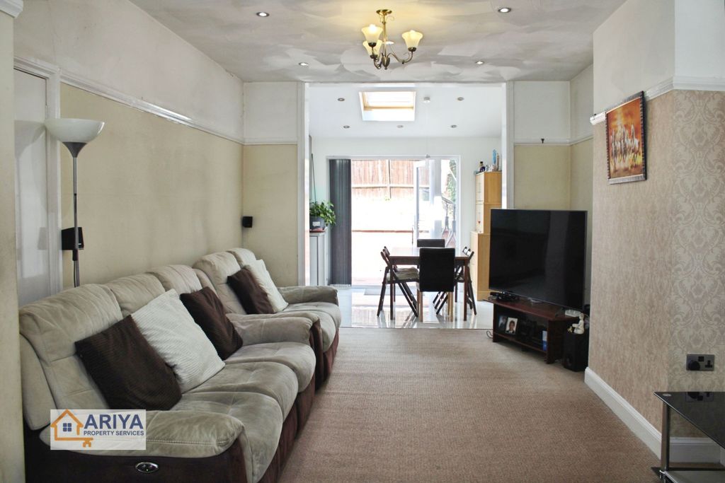 Property photo 2 of 22