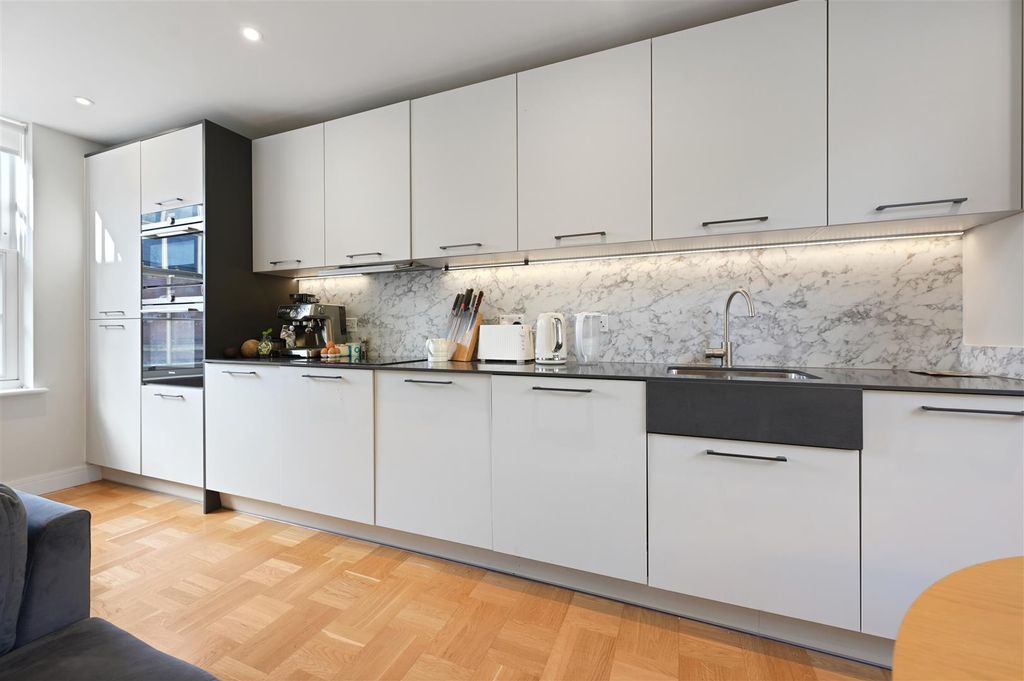 Property photo 3 of 8 Garland Court