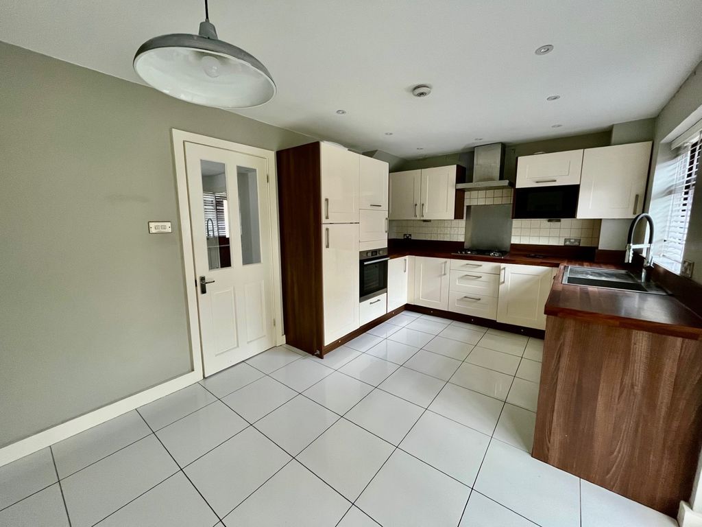 Property photo 3 of 13 Kitchen/Diner