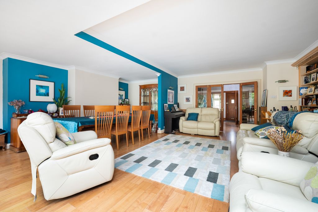 Property photo 3 of 20 P03