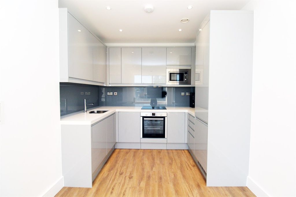 Property photo 2 of 10 1