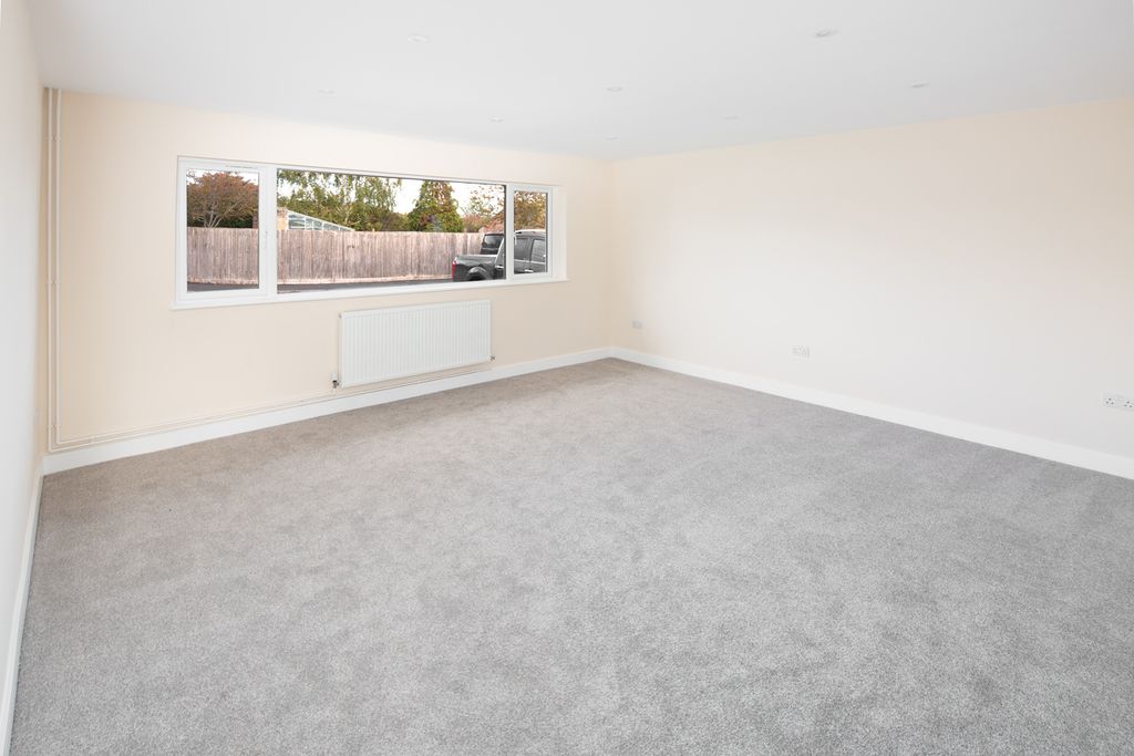 Property photo 1 of 16 Lounge Area