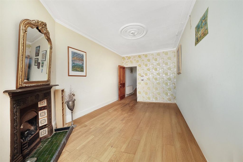 Property photo 3 of 20