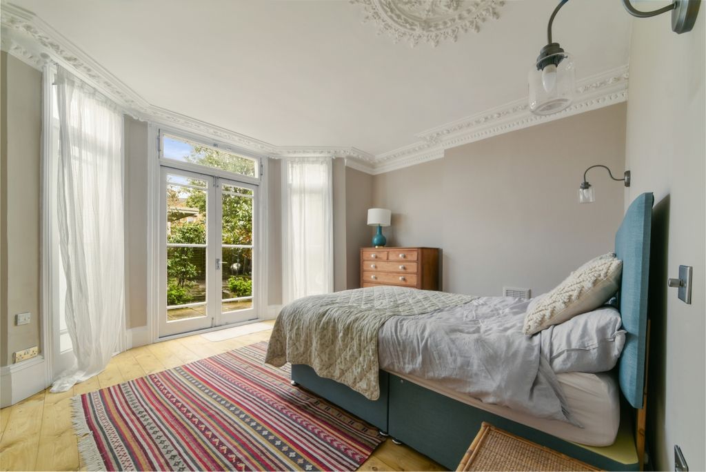 Property photo 2 of 15 4
