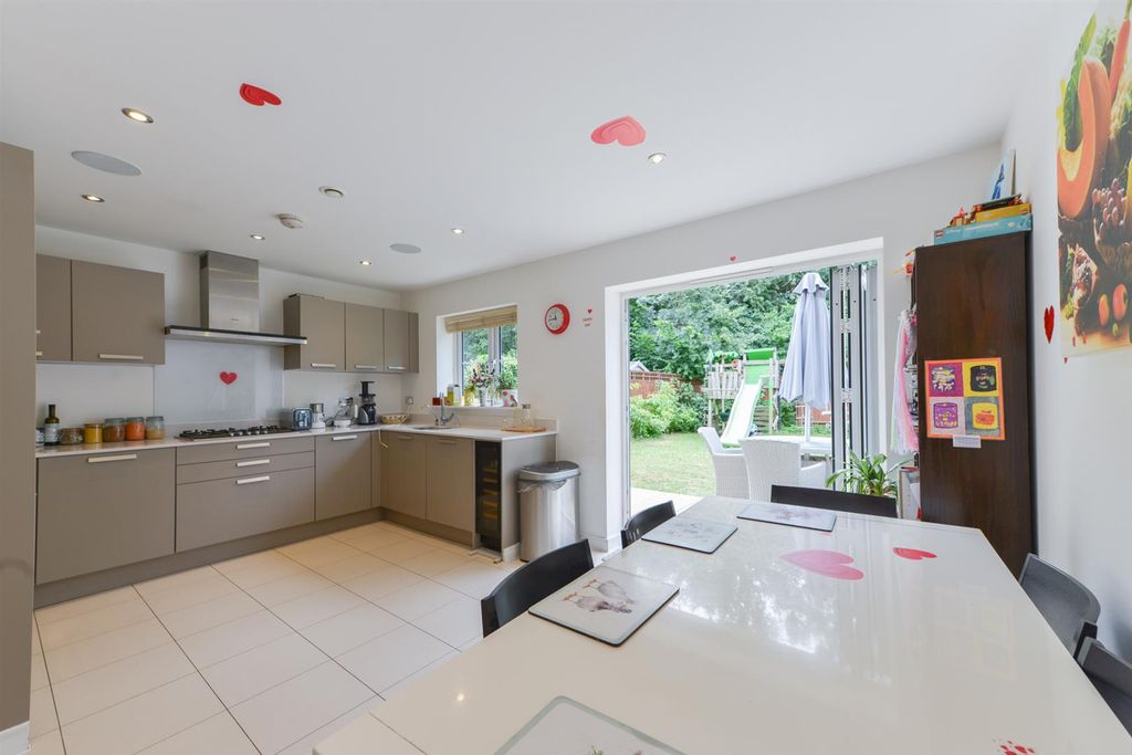 Property photo 2 of 24 Yew Tree Road6.Jpg