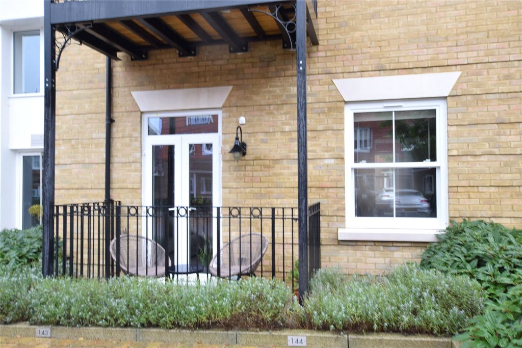 Property photo 3 of 11 Picture No. 12