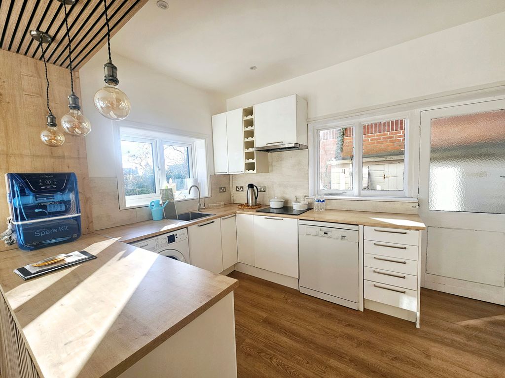 Property photo 2 of 16 Image