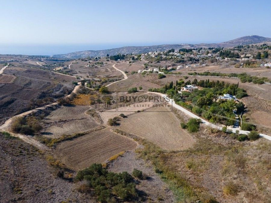 Property photo 3 of 6