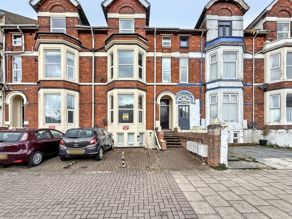 Property photo 1 of 12 Front