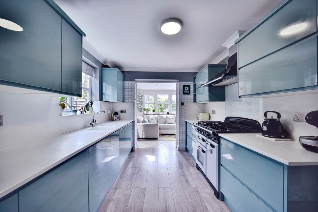 Property photo 3 of 29 Pbox-Img.Jpg