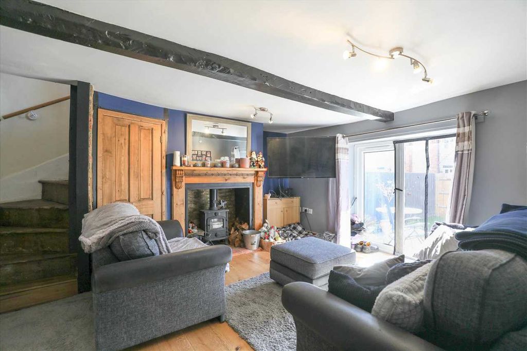 Property photo 2 of 15 Lounge