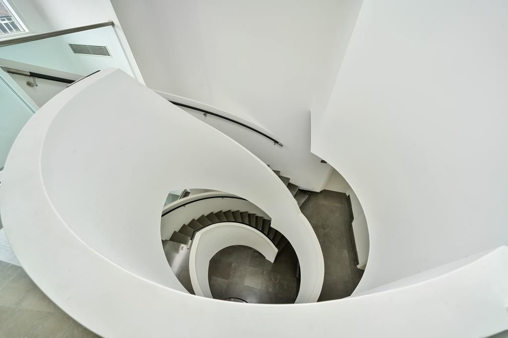 Property photo 3 of 20 Staircase