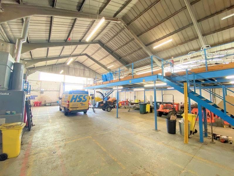 Property photo 3 of 10 375 Bath Road - Slough - Warehouse To Let