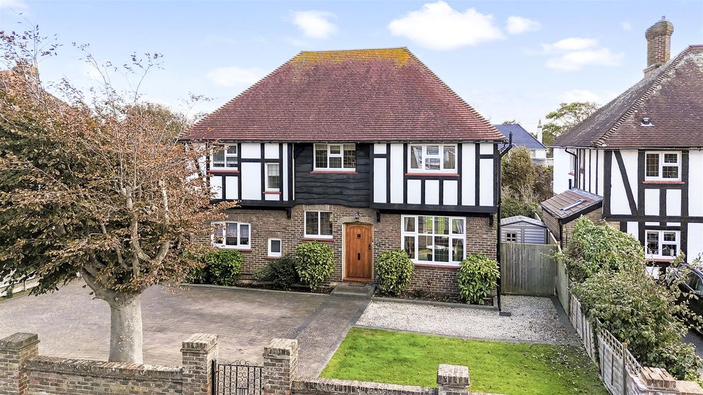 Property photo 1 of 37 11 Pevensey Road Front