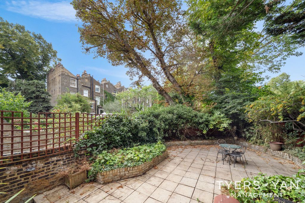 Property photo 2 of 19 Main Garden