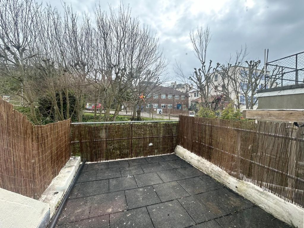 Property photo 3 of 8 Balcony.Jpeg