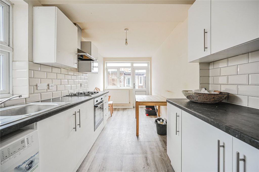 Property photo 1 of 15 Picture No. 06