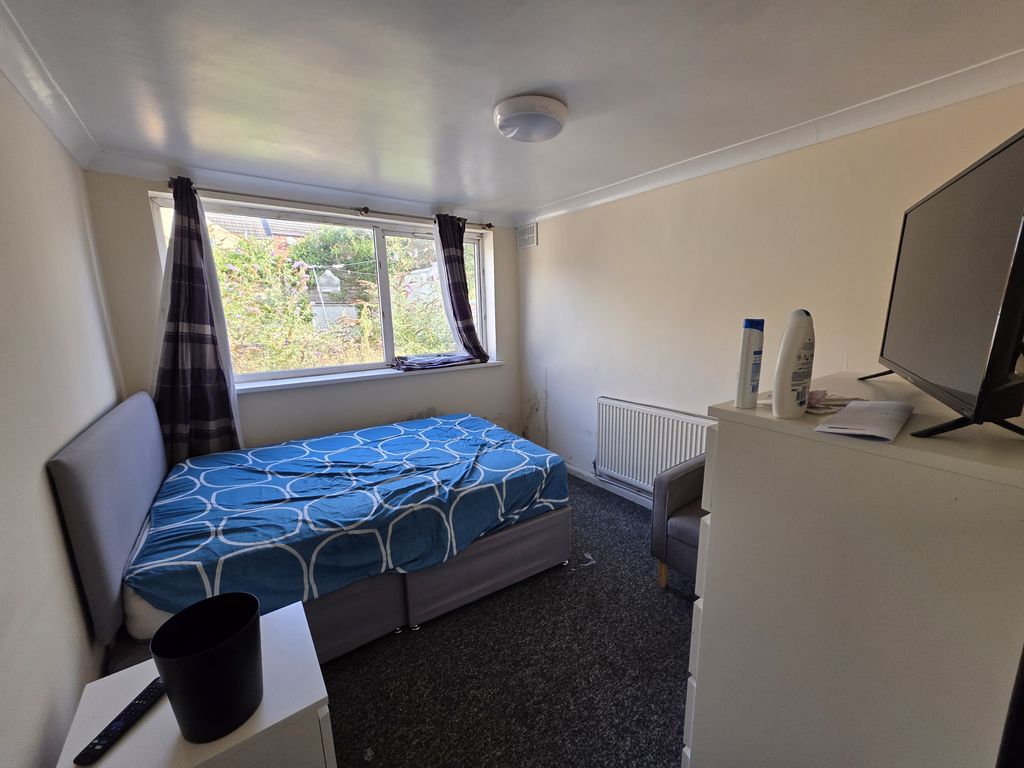 Property photo 2 of 3