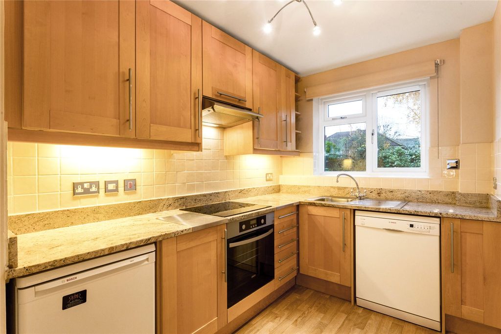 Property photo 2 of 17 Picture No. 10