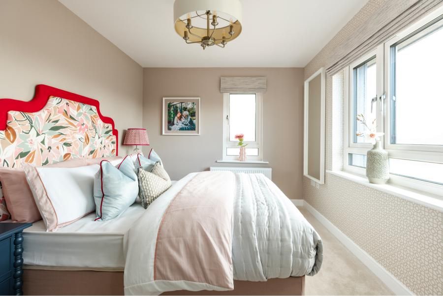 Property photo 1 of 13 Dual Aspect Main Bedroom