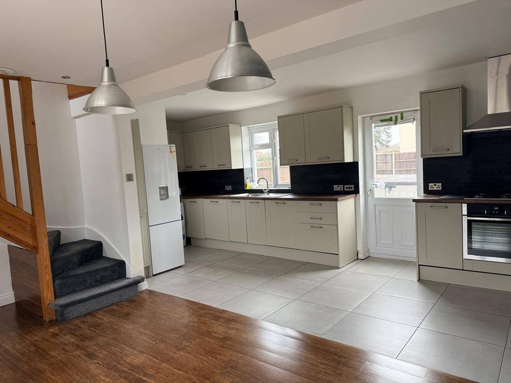 Property photo 2 of 12 Gallery