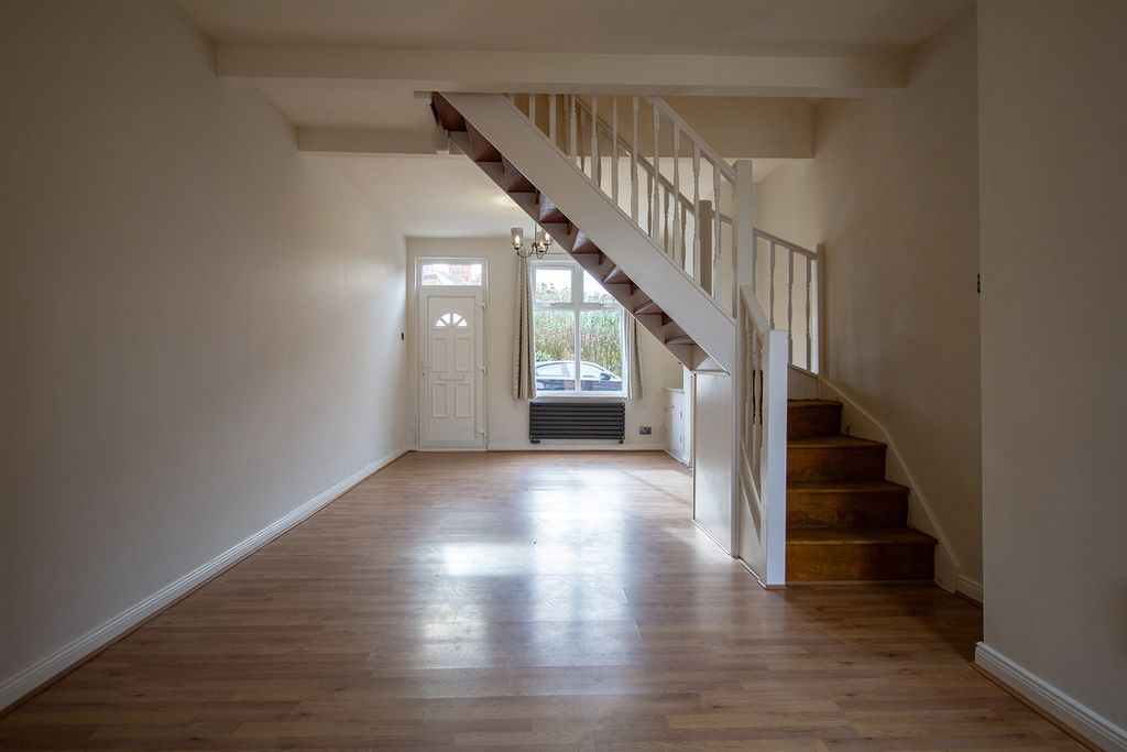 Property photo 1 of 32 Lounge / Diner