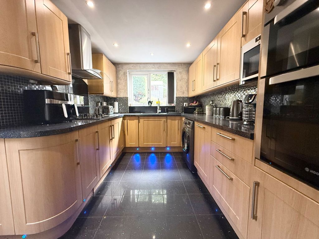 Property photo 2 of 23