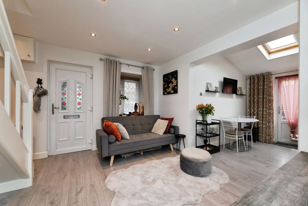 Property photo 2 of 24 Pbox-Img.Jpg