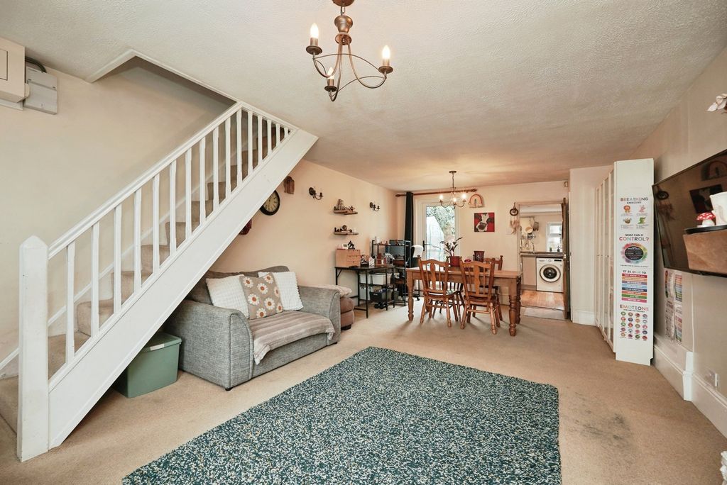 Property photo 2 of 21 Pbox-Img.Jpg