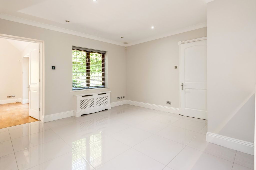 Property photo 3 of 13 Picture No. 06