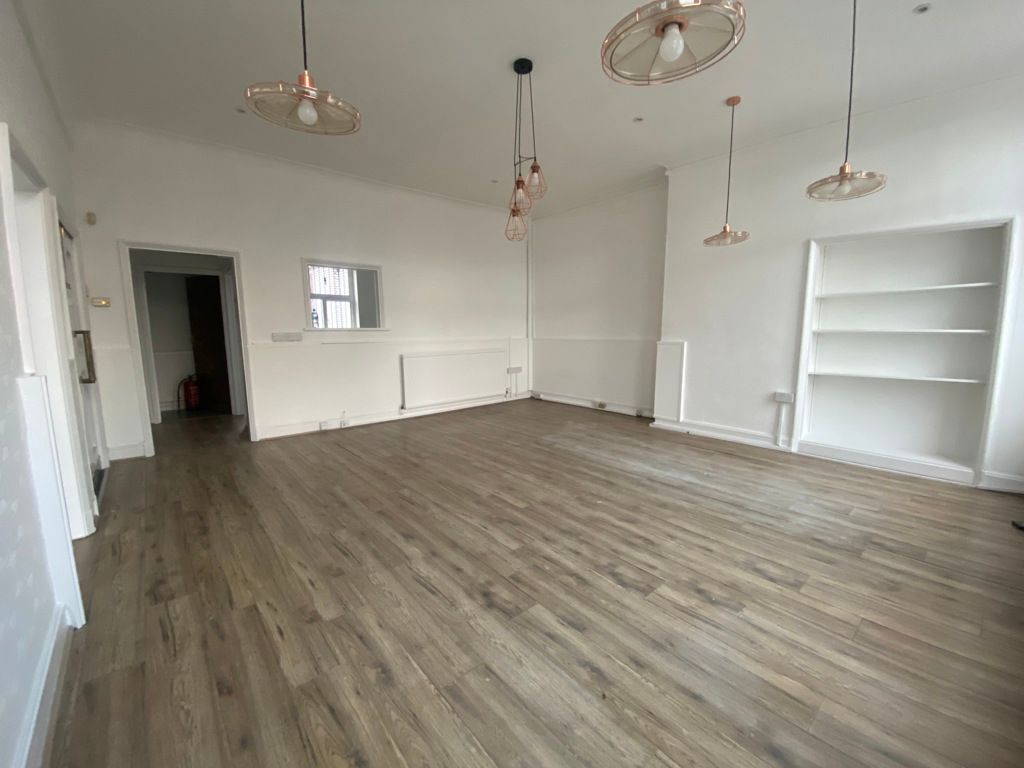 Property photo 2 of 6 Photo 4