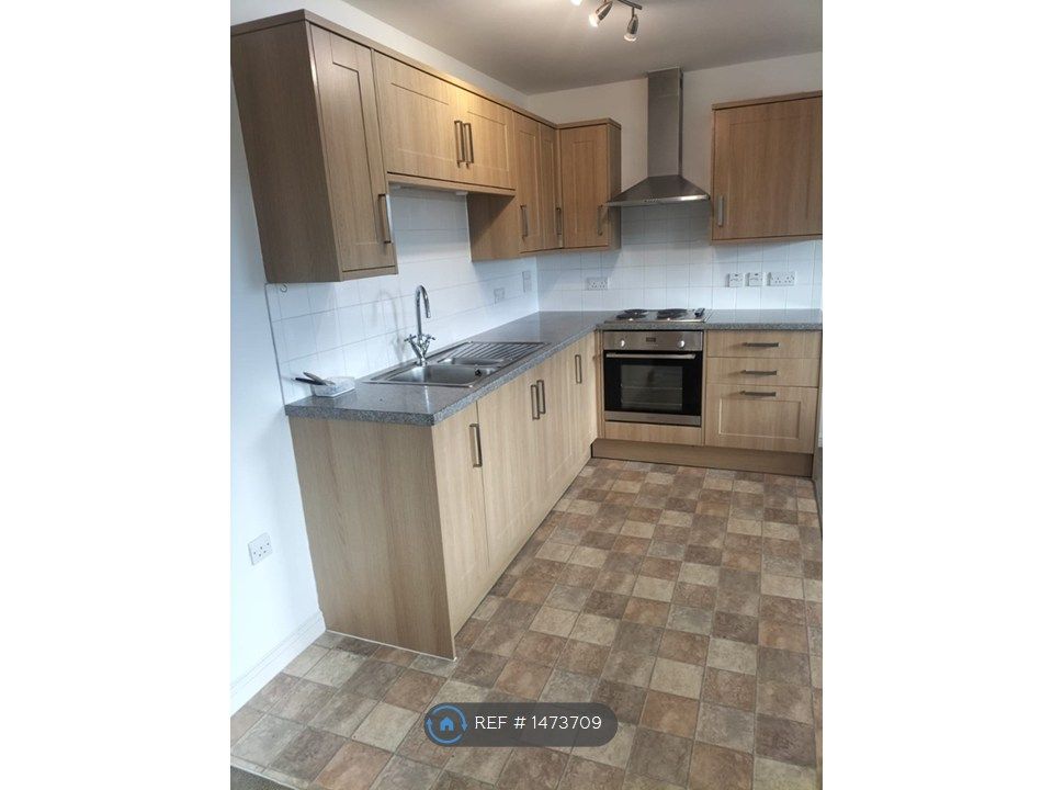Property photo 1 of 9 Kitchen