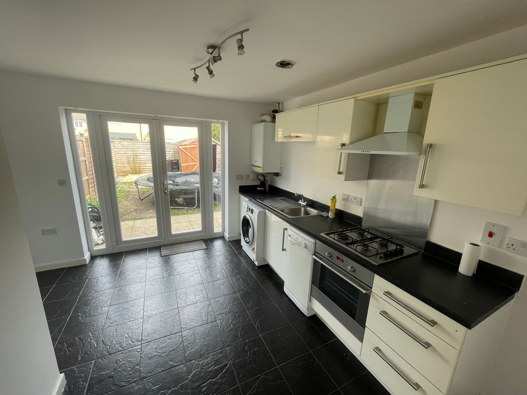 Property photo 2 of 12 Kitchen.Jpeg