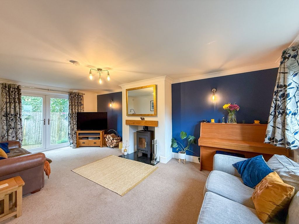 Property photo 3 of 27
