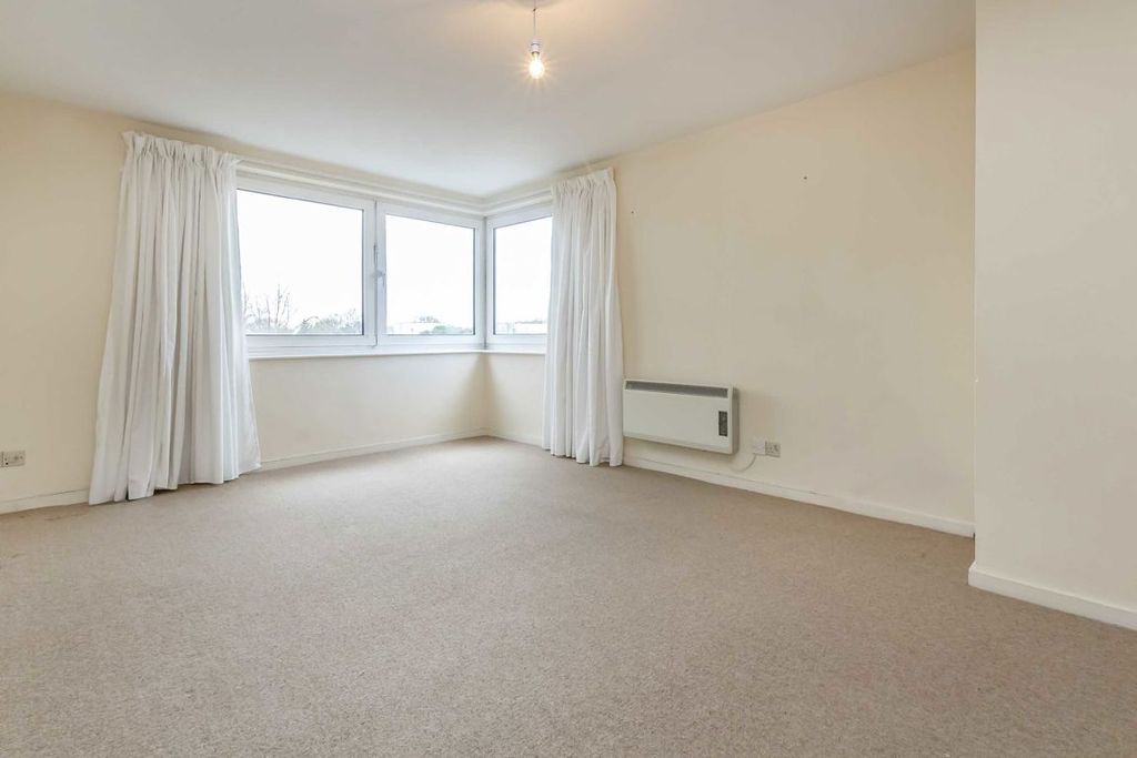 Property photo 3 of 4
