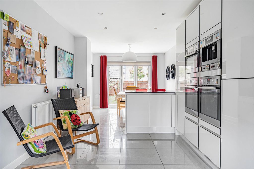 Property photo 2 of 34 29_78120.Jpg