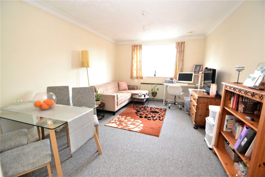 Property photo 2 of 5 Lounge